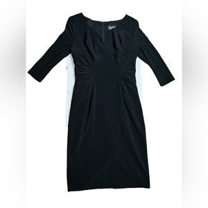 Adrianna‎ Papell black Vneck dress with waist ruching size 2 Black